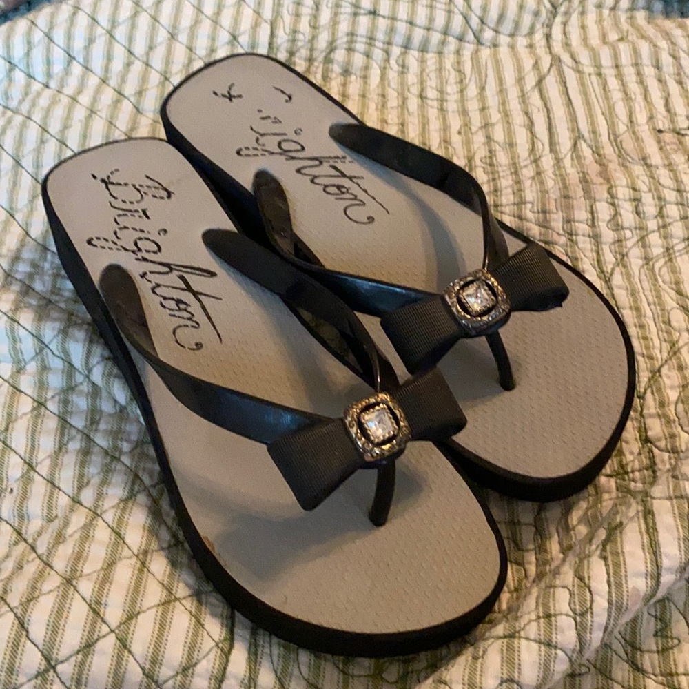 Women’s black Brighton flip flip